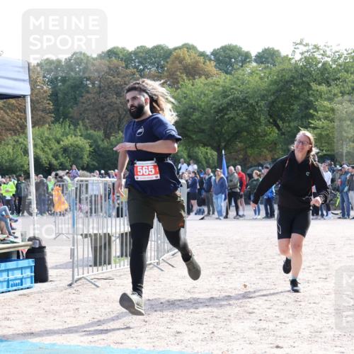 14.09.2025 - Stadtparktriathlon Strokosch-Dieckow http://msf.ph/oto/8885095 14.09.2025 11:02:21 Ziel 565 meine-sportfotos.de
