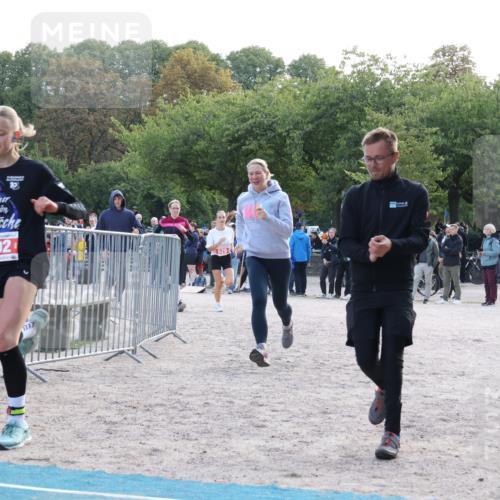 14.09.2025 - Stadtparktriathlon Strokosch-Dieckow http://msf.ph/oto/8885172 14.09.2025 11:03:29 Ziel 529, 592, 618 meine-sportfotos.de
