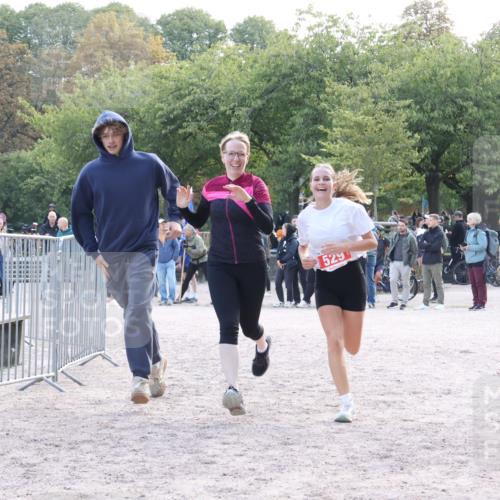 14.09.2025 - Stadtparktriathlon Strokosch-Dieckow http://msf.ph/oto/8885184 14.09.2025 11:03:32 Ziel 529, 592, 618 meine-sportfotos.de