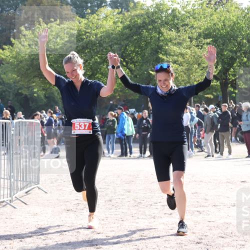 14.09.2025 - Stadtparktriathlon Strokosch-Dieckow http://msf.ph/oto/8885203 14.09.2025 11:04:06 Ziel 537 meine-sportfotos.de