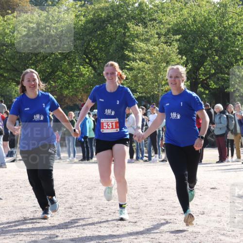 14.09.2025 - Stadtparktriathlon Strokosch-Dieckow http://msf.ph/oto/8885217 14.09.2025 11:04:20 Ziel 531 meine-sportfotos.de