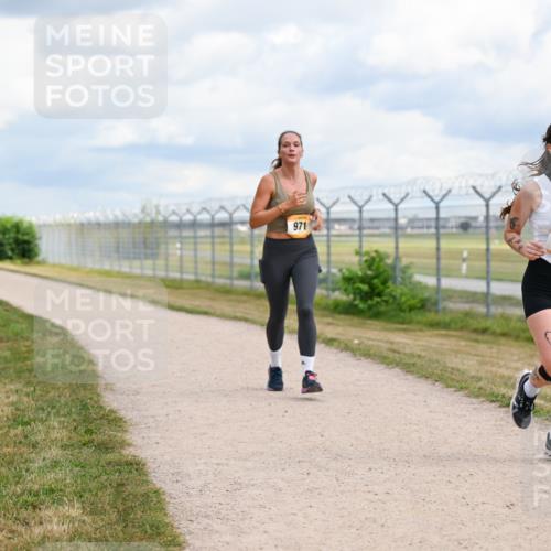 14.09.2025 - Airport Race Dr. Thomas Lammeyer http://msf.ph/oto/8885315 14.09.2025 12:41:23 Laufen 971, 1619 meine-sportfotos.de