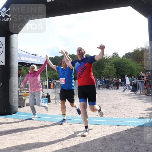 14.09.2025 - Stadtparktriathlon Strokosch-Dieckow http://msf.ph/oto/8885430 14.09.2025 11:07:34 Ziel 566 meine-sportfotos.de