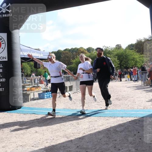 14.09.2025 - Stadtparktriathlon Strokosch-Dieckow http://msf.ph/oto/8885998 14.09.2025 11:09:01 Ziel 528, 586, 591 meine-sportfotos.de