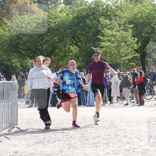 14.09.2025 - Stadtparktriathlon Strokosch-Dieckow http://msf.ph/oto/8886007 14.09.2025 11:09:05 Ziel 528, 586, 591 meine-sportfotos.de