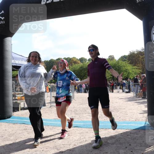 14.09.2025 - Stadtparktriathlon Strokosch-Dieckow http://msf.ph/oto/8886022 14.09.2025 11:09:08 Ziel 591 meine-sportfotos.de