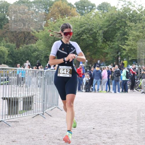 14.09.2025 - Stadtparktriathlon Strokosch-Dieckow http://msf.ph/oto/8886217 14.09.2025 11:15:31 Ziel 642 meine-sportfotos.de