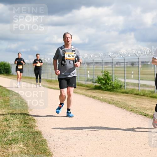 14.09.2025 - Airport Race Dr. Thomas Lammeyer http://msf.ph/oto/8886338 14.09.2025 12:45:50 Laufen 1674, 1832 meine-sportfotos.de