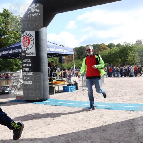 14.09.2025 - Stadtparktriathlon Strokosch-Dieckow http://msf.ph/oto/8886365 14.09.2025 11:19:43 Ziel 557, 562 meine-sportfotos.de