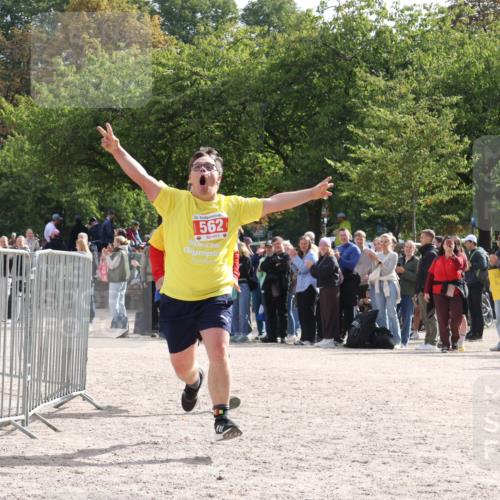 14.09.2025 - Stadtparktriathlon Strokosch-Dieckow http://msf.ph/oto/8886369 14.09.2025 11:19:47 Ziel 557, 562 meine-sportfotos.de