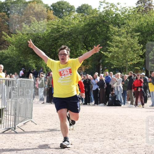 14.09.2025 - Stadtparktriathlon Strokosch-Dieckow http://msf.ph/oto/8886371 14.09.2025 11:19:47 Ziel 557, 562 meine-sportfotos.de
