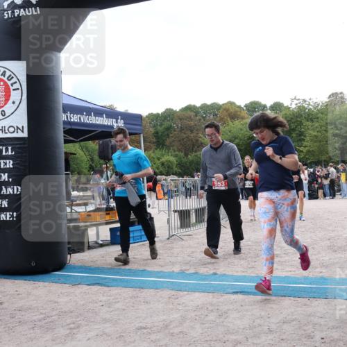 14.09.2025 - Stadtparktriathlon Strokosch-Dieckow http://msf.ph/oto/8886695 14.09.2025 11:25:37 Ziel 553, 568, 674, 701 meine-sportfotos.de