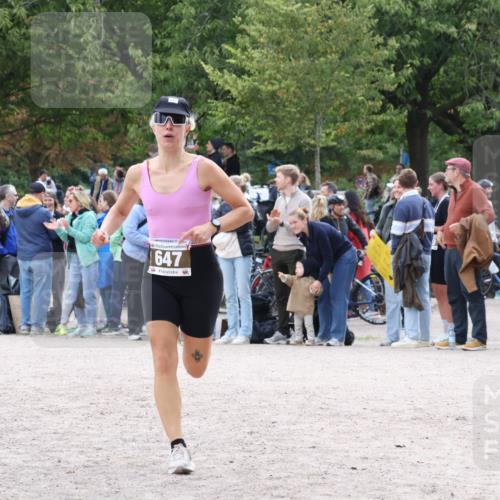 14.09.2025 - Stadtparktriathlon Strokosch-Dieckow http://msf.ph/oto/8886797 14.09.2025 11:28:17 Ziel 647, 648 meine-sportfotos.de