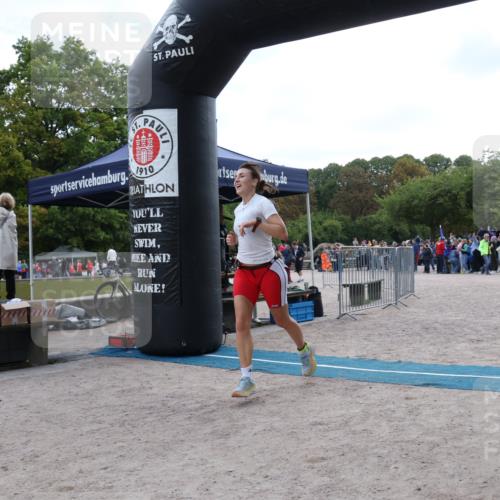 14.09.2025 - Stadtparktriathlon Strokosch-Dieckow http://msf.ph/oto/8886823 14.09.2025 11:28:24 Ziel 647, 648 meine-sportfotos.de