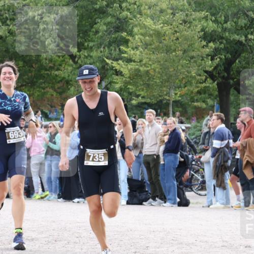 14.09.2025 - Stadtparktriathlon Strokosch-Dieckow http://msf.ph/oto/8886825 14.09.2025 11:28:44 Ziel 693, 735 meine-sportfotos.de