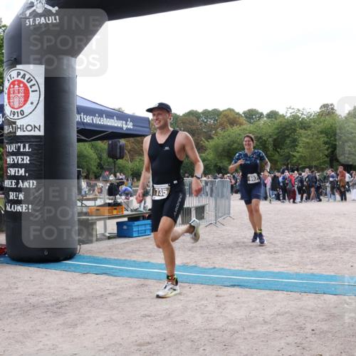 14.09.2025 - Stadtparktriathlon Strokosch-Dieckow http://msf.ph/oto/8886833 14.09.2025 11:28:46 Ziel 693, 735 meine-sportfotos.de