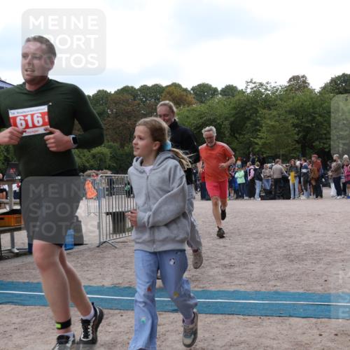 14.09.2025 - Stadtparktriathlon Strokosch-Dieckow http://msf.ph/oto/8886881 14.09.2025 11:30:31 Ziel 616, 639 meine-sportfotos.de