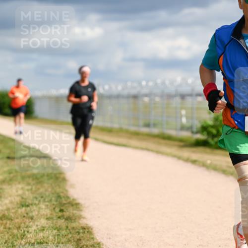 14.09.2025 - Airport Race Dr. Thomas Lammeyer http://msf.ph/oto/8887013 14.09.2025 12:48:57 Laufen 105 meine-sportfotos.de