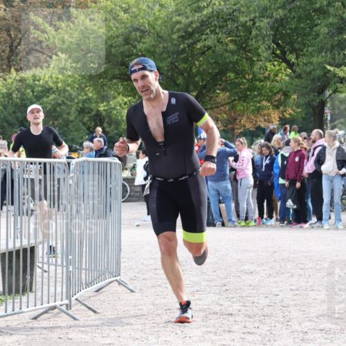 14.09.2025 - Stadtparktriathlon Strokosch-Dieckow http://msf.ph/oto/8887148 14.09.2025 11:34:26 Ziel 737, 782 meine-sportfotos.de