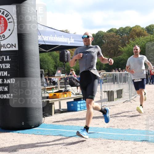 14.09.2025 - Stadtparktriathlon Strokosch-Dieckow http://msf.ph/oto/8887176 14.09.2025 11:34:35 Ziel 737, 800, 804 meine-sportfotos.de
