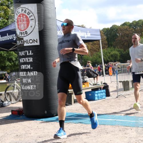 14.09.2025 - Stadtparktriathlon Strokosch-Dieckow http://msf.ph/oto/8887178 14.09.2025 11:34:35 Ziel 737, 800, 804 meine-sportfotos.de