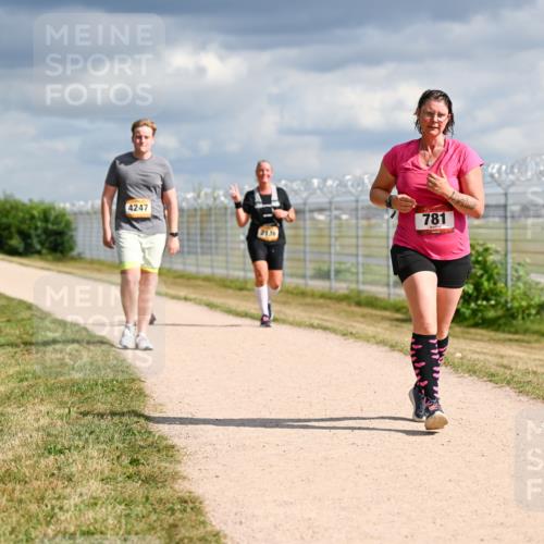 14.09.2025 - Airport Race Dr. Thomas Lammeyer http://msf.ph/oto/8887192 14.09.2025 12:49:31 Laufen 4247, 781 meine-sportfotos.de