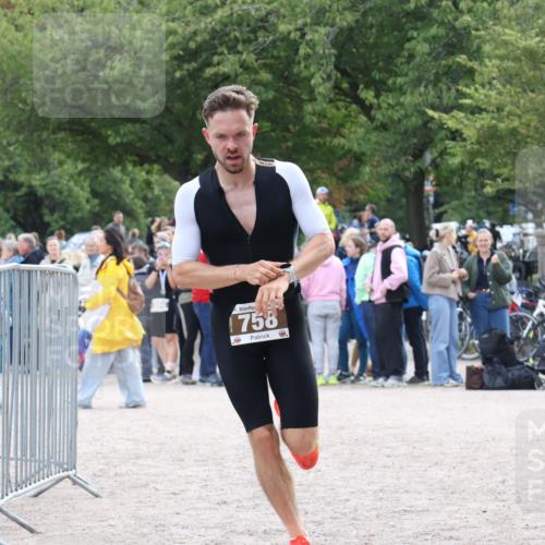 14.09.2025 - Stadtparktriathlon Strokosch-Dieckow http://msf.ph/oto/8887421 14.09.2025 11:38:15 Ziel 758, 787 meine-sportfotos.de