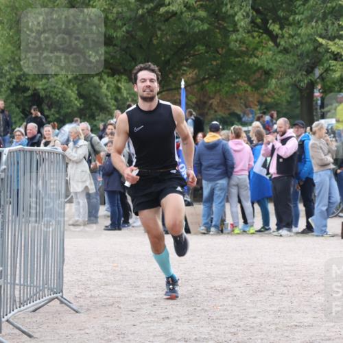 14.09.2025 - Stadtparktriathlon Strokosch-Dieckow http://msf.ph/oto/8887457 14.09.2025 11:39:25 Ziel 645, 766 meine-sportfotos.de
