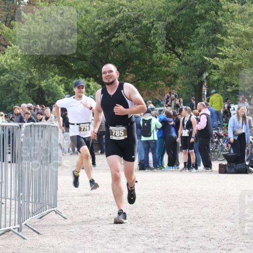 14.09.2025 - Stadtparktriathlon Strokosch-Dieckow http://msf.ph/oto/8887599 14.09.2025 11:44:22 Ziel 779, 785 meine-sportfotos.de