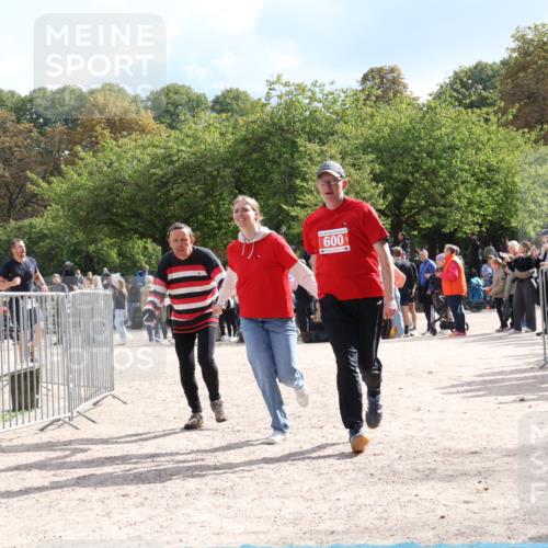 14.09.2025 - Stadtparktriathlon Strokosch-Dieckow http://msf.ph/oto/8887868 14.09.2025 11:52:49 Ziel 600, 875, 880, 888 meine-sportfotos.de