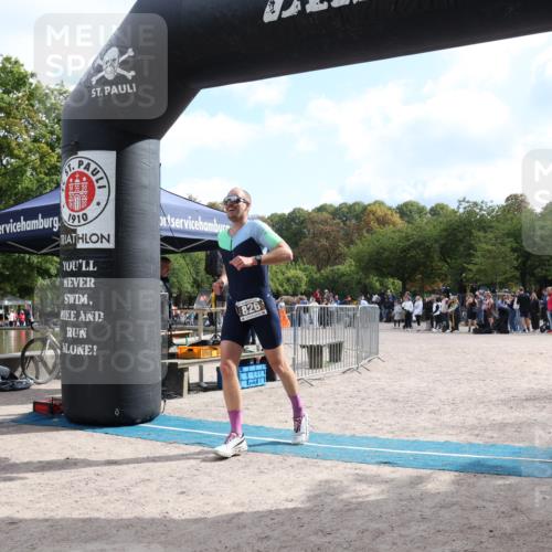 14.09.2025 - Stadtparktriathlon Strokosch-Dieckow http://msf.ph/oto/8887988 14.09.2025 11:56:57 Ziel 826 meine-sportfotos.de