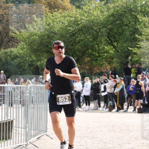 14.09.2025 - Stadtparktriathlon Strokosch-Dieckow http://msf.ph/oto/8888011 14.09.2025 11:57:40 Ziel 852 meine-sportfotos.de