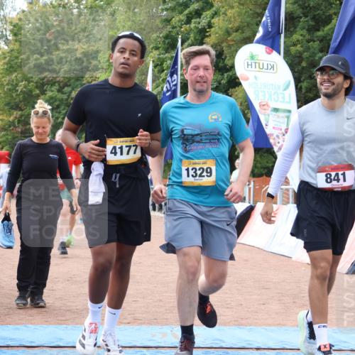 14.09.2025 - Airport Race Strokosch-Dieckow http://msf.ph/oto/8888639 14.09.2025 13:00:16 Ziel 251, 325, 499, 841, 1329, 4177 meine-sportfotos.de