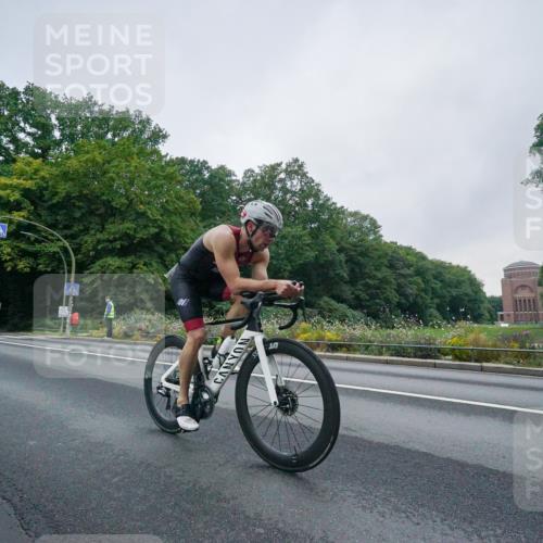 14.09.2025 - Stadtparktriathlon Michael Burmester http://msf.ph/oto/8888830 14.09.2025 08:54:04 Radfahren 309, 334, 355 meine-sportfotos.de
