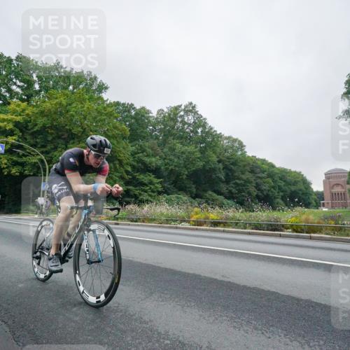 14.09.2025 - Stadtparktriathlon Michael Burmester http://msf.ph/oto/8888880 14.09.2025 08:56:17 Radfahren 318, 322, 339, 342, 350, 358, 363 meine-sportfotos.de