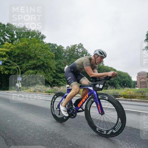 14.09.2025 - Stadtparktriathlon Michael Burmester http://msf.ph/oto/8888906 14.09.2025 08:56:38 Radfahren 326, 333, 345, 347, 366, 375, 451 meine-sportfotos.de