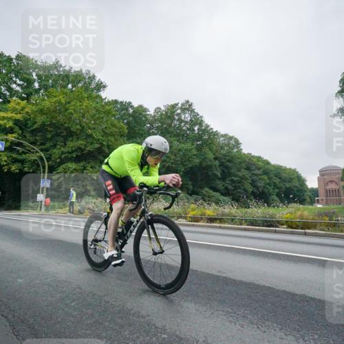 14.09.2025 - Stadtparktriathlon Michael Burmester http://msf.ph/oto/8888917 14.09.2025 08:56:58 Radfahren 337, 341, 352, 354, 362 meine-sportfotos.de