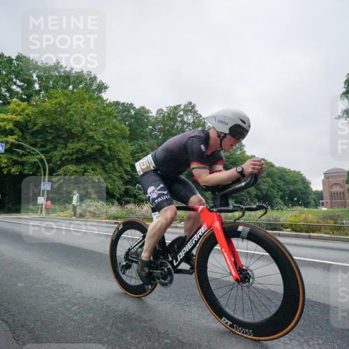 14.09.2025 - Stadtparktriathlon Michael Burmester http://msf.ph/oto/8888925 14.09.2025 08:57:11 Radfahren 325, 328, 349, 353 meine-sportfotos.de