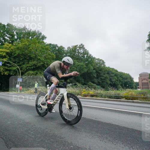 14.09.2025 - Stadtparktriathlon Michael Burmester http://msf.ph/oto/8888930 14.09.2025 08:57:24 Radfahren 316, 319, 332, 348, 353 meine-sportfotos.de