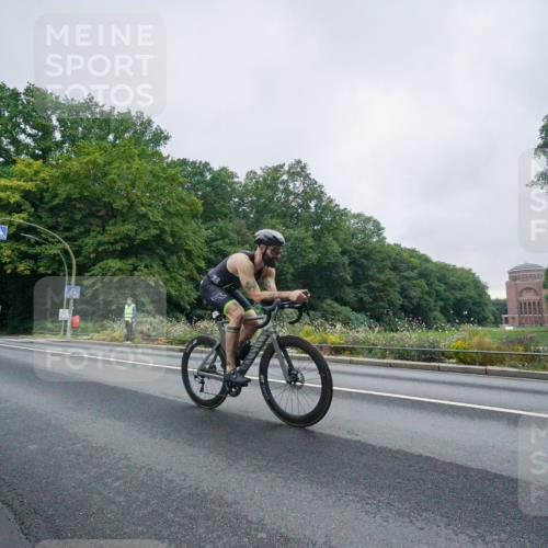 14.09.2025 - Stadtparktriathlon Michael Burmester http://msf.ph/oto/8888942 14.09.2025 08:57:49 Radfahren 369 meine-sportfotos.de