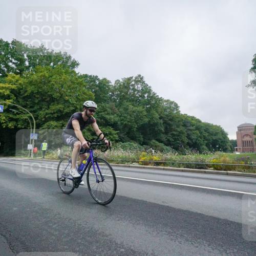 14.09.2025 - Stadtparktriathlon Michael Burmester http://msf.ph/oto/8888944 14.09.2025 08:58:02 Radfahren 303, 321, 360, 372 meine-sportfotos.de