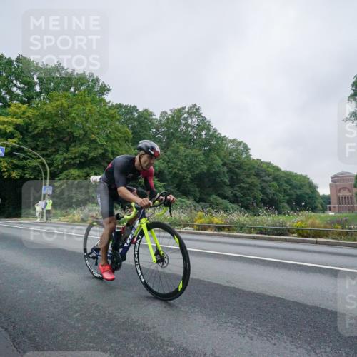 14.09.2025 - Stadtparktriathlon Michael Burmester http://msf.ph/oto/8888953 14.09.2025 08:58:12 Radfahren 303, 327, 357, 372, 378, 476 meine-sportfotos.de