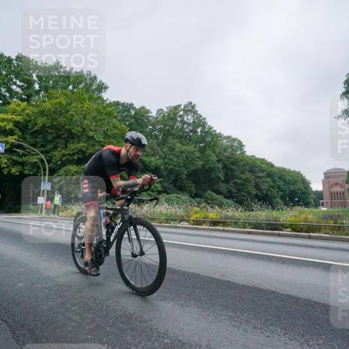 14.09.2025 - Stadtparktriathlon Michael Burmester http://msf.ph/oto/8888957 14.09.2025 08:58:17 Radfahren 327, 357, 378, 476 meine-sportfotos.de
