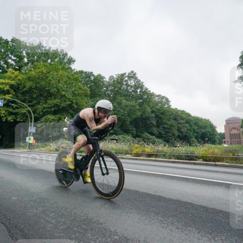 14.09.2025 - Stadtparktriathlon Michael Burmester http://msf.ph/oto/8889017 14.09.2025 09:01:29 Radfahren 368 meine-sportfotos.de