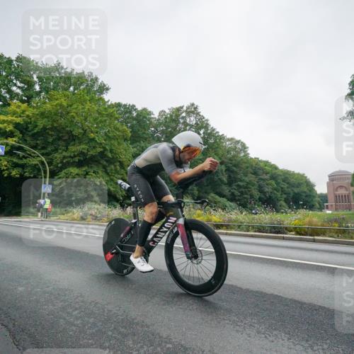 14.09.2025 - Stadtparktriathlon Michael Burmester http://msf.ph/oto/8889022 14.09.2025 09:01:49 Radfahren 304, 324, 358 meine-sportfotos.de