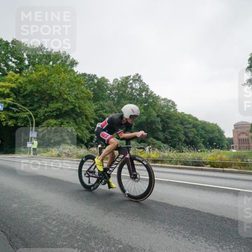 14.09.2025 - Stadtparktriathlon Michael Burmester http://msf.ph/oto/8889033 14.09.2025 09:02:16 Radfahren 301, 333, 366, 371, 373 meine-sportfotos.de