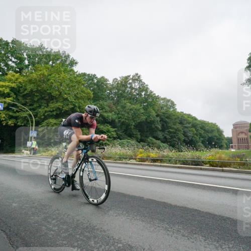 14.09.2025 - Stadtparktriathlon Michael Burmester http://msf.ph/oto/8889084 14.09.2025 09:03:31 Radfahren 322 meine-sportfotos.de