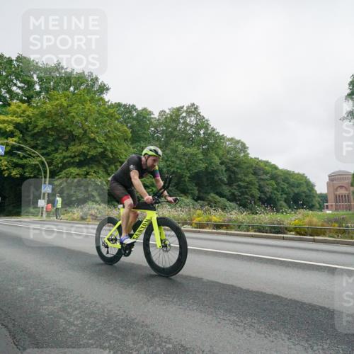 14.09.2025 - Stadtparktriathlon Michael Burmester http://msf.ph/oto/8889100 14.09.2025 09:04:11 Radfahren 319, 357, 369 meine-sportfotos.de
