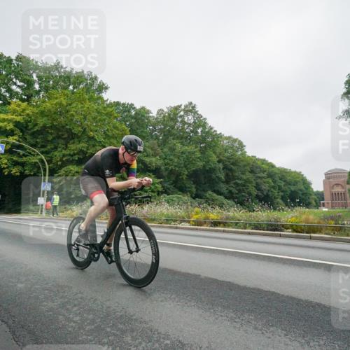 14.09.2025 - Stadtparktriathlon Michael Burmester http://msf.ph/oto/8889121 14.09.2025 09:04:36 Radfahren 315, 316, 360, 476 meine-sportfotos.de