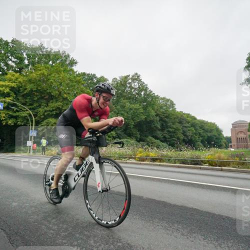 14.09.2025 - Stadtparktriathlon Michael Burmester http://msf.ph/oto/8889150 14.09.2025 09:05:38 Radfahren 310, 317, 327, 330, 394 meine-sportfotos.de